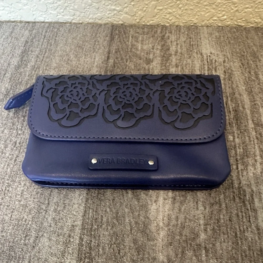 Vera Bradley Laser- Cut Snap & Zip Case Wallet in Navy Katalina Lace